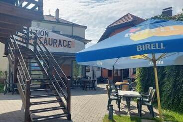 پانسیون Penzion A Restaurace U Strnada
