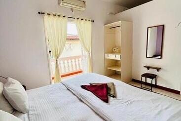 پانسیون Skyview Villa