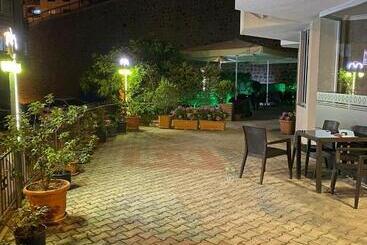 מלון דירות Borahan Rezidans