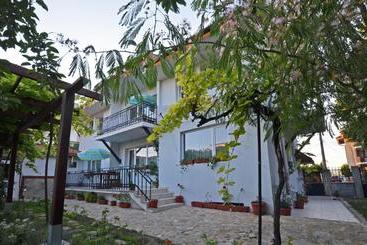 پانسیون Bistra Guest Rooms