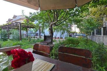 پانسیون Bistra Guest Rooms