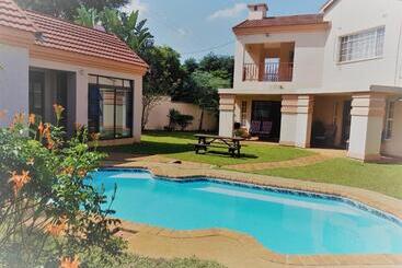 پانسیون Ezulwini Guest House