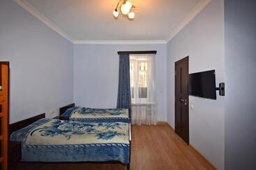 پانسیون Guest House Arsan