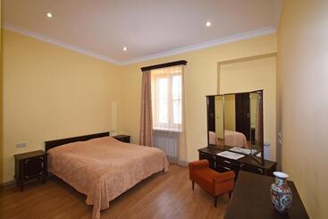 پانسیون Guest House Arsan