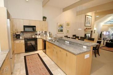 Clarendon Townhomes