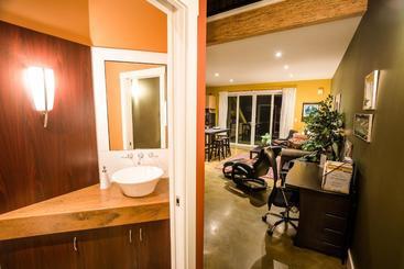 پانسیون Crooked Tree Guest Suites