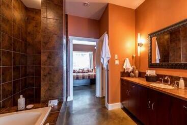 پانسیون Crooked Tree Guest Suites