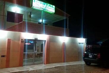 پانسیون Hostal Montecarlos
