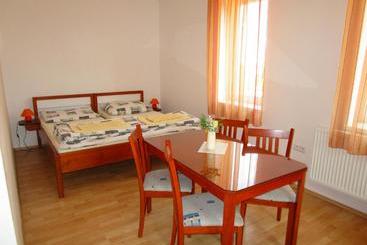 پانسیون Penzion Alma