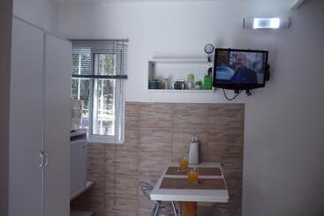 هاستل Dandy Suites