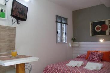 هاستل Dandy Suites