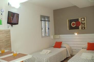 هاستل Dandy Suites