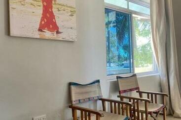 هتل Paje Beach Apartments &