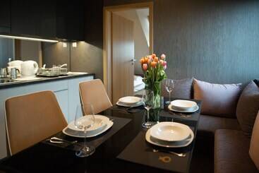 Onyx Luxury