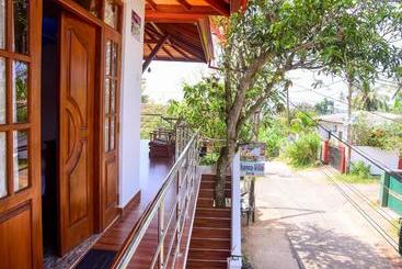 پانسیون Channa Villa & Tours