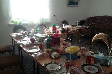پانسیون Shushan Guest House