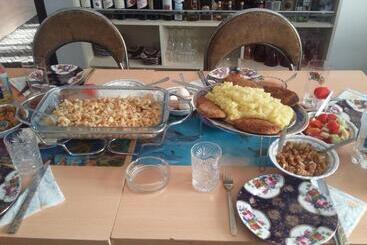 پانسیون Shushan Guest House