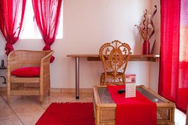 پانسیون Stay Cleverly Self Catering Apartments