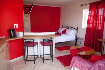 پانسیون Stay Cleverly Self Catering Apartments