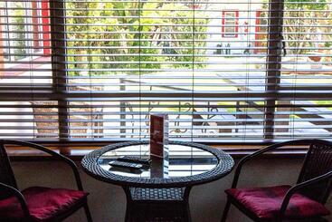 پانسیون Stay Cleverly Self Catering Apartments
