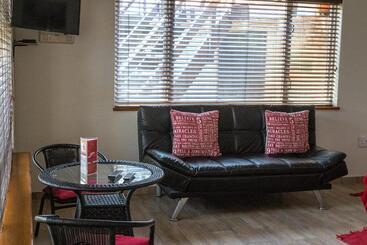 پانسیون Stay Cleverly Self Catering Apartments