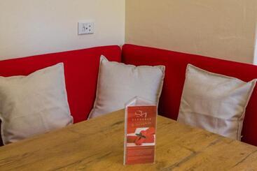 پانسیون Stay Cleverly Self Catering Apartments