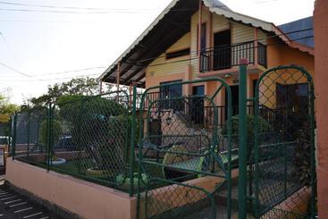 هاستل Marcia`s Place