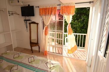 هاستل Marcia`s Place