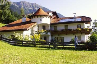 פנסיון Landhaus Laner