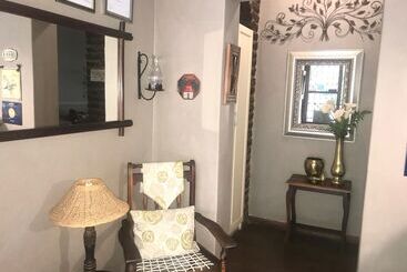 پانسیون Lost Trail Bed And Breakfast