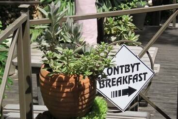 پانسیون Lost Trail Bed And Breakfast