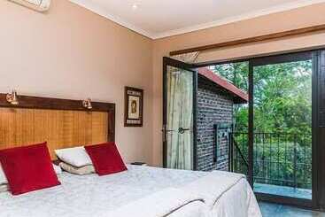 پانسیون Lost Trail Bed And Breakfast