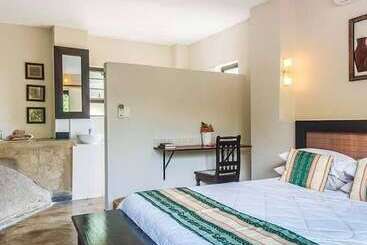 پانسیون Lost Trail Bed And Breakfast