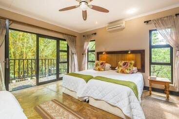 پانسیون Lost Trail Bed And Breakfast