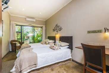 پانسیون Lost Trail Bed And Breakfast