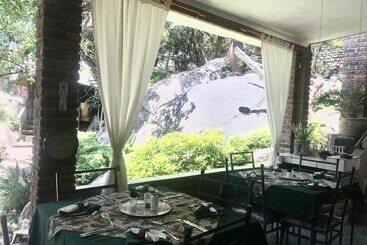 پانسیون Lost Trail Bed And Breakfast