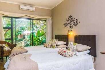 پانسیون Lost Trail Bed And Breakfast