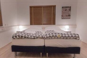 پانسیون Puffin Palace Guesthouse