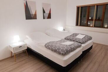 پانسیون Puffin Palace Guesthouse