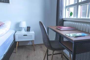 پانسیون Puffin Palace Guesthouse