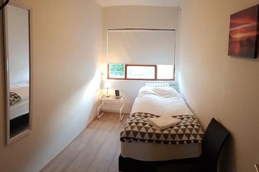پانسیون Puffin Palace Guesthouse