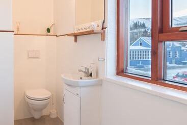 پانسیون Puffin Palace Guesthouse