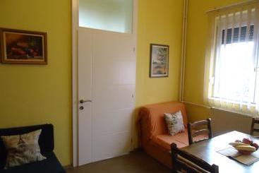 پانسیون Apartments Villa Svetlana