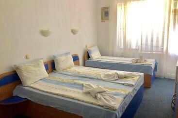 پانسیون Guest House Rai
