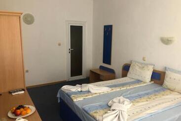 پانسیون Guest House Rai