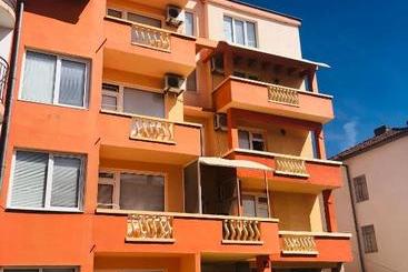 پانسیون Guest House Rai