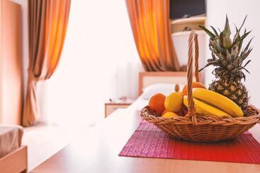 پانسیون Guest House S Lux