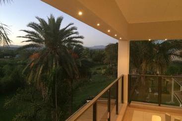 پانسیون Oewerpalms View