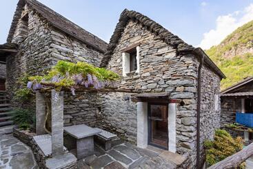 پانسیون Rustici Della Verzasca Ferien Wohnungen