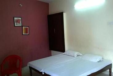 پانسیون Xavier Guest House